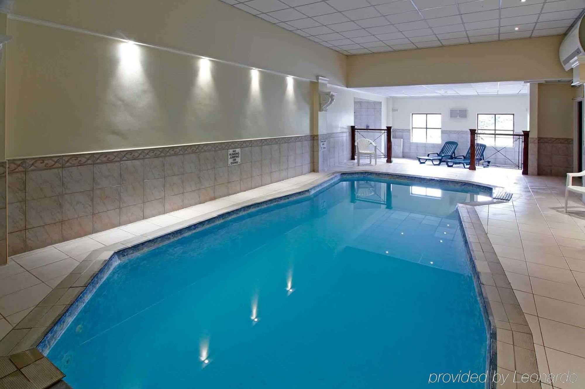 Stafford South Hatherton Hotel 펜크리지 외부 사진