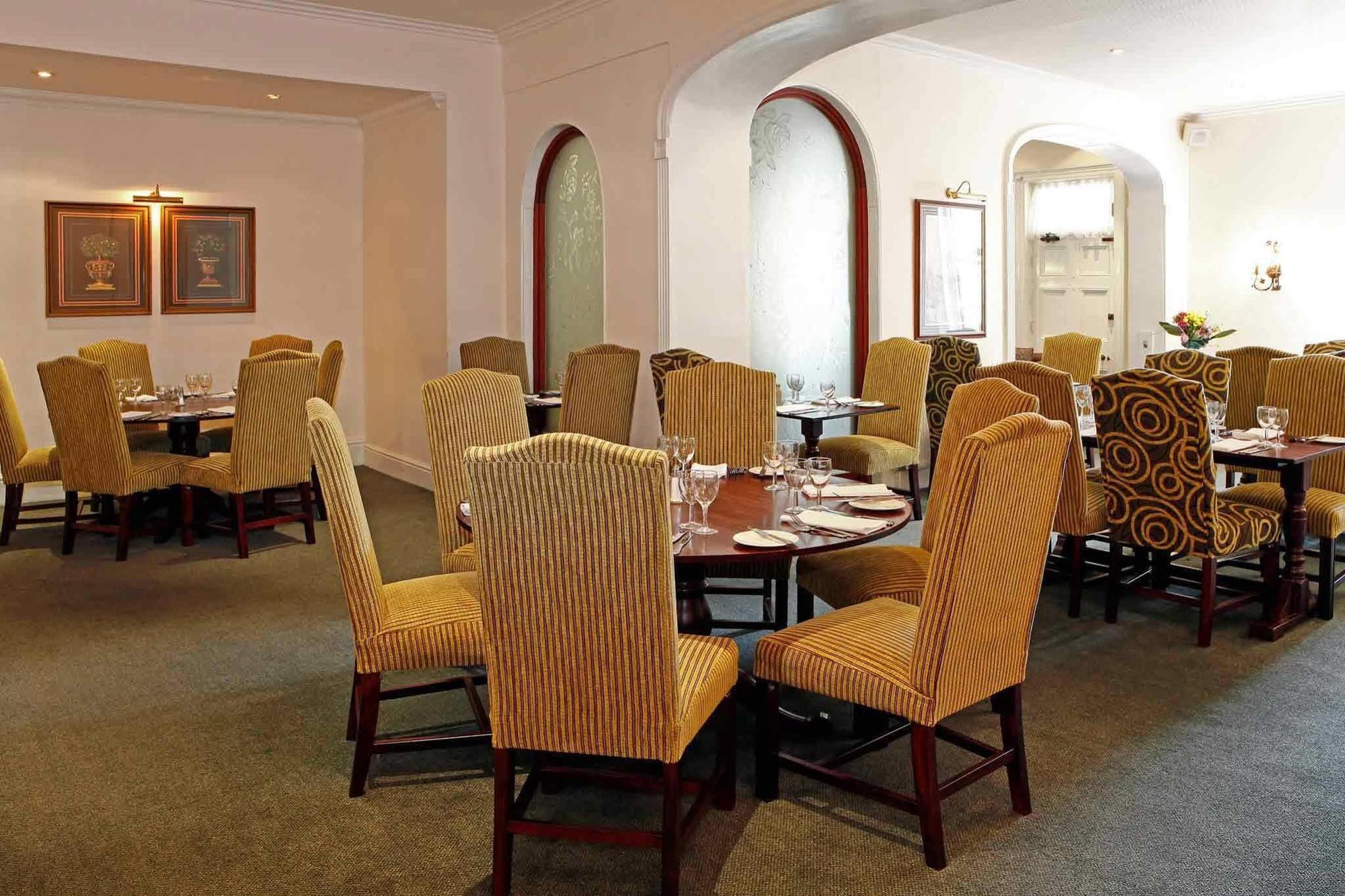 Stafford South Hatherton Hotel 펜크리지 외부 사진
