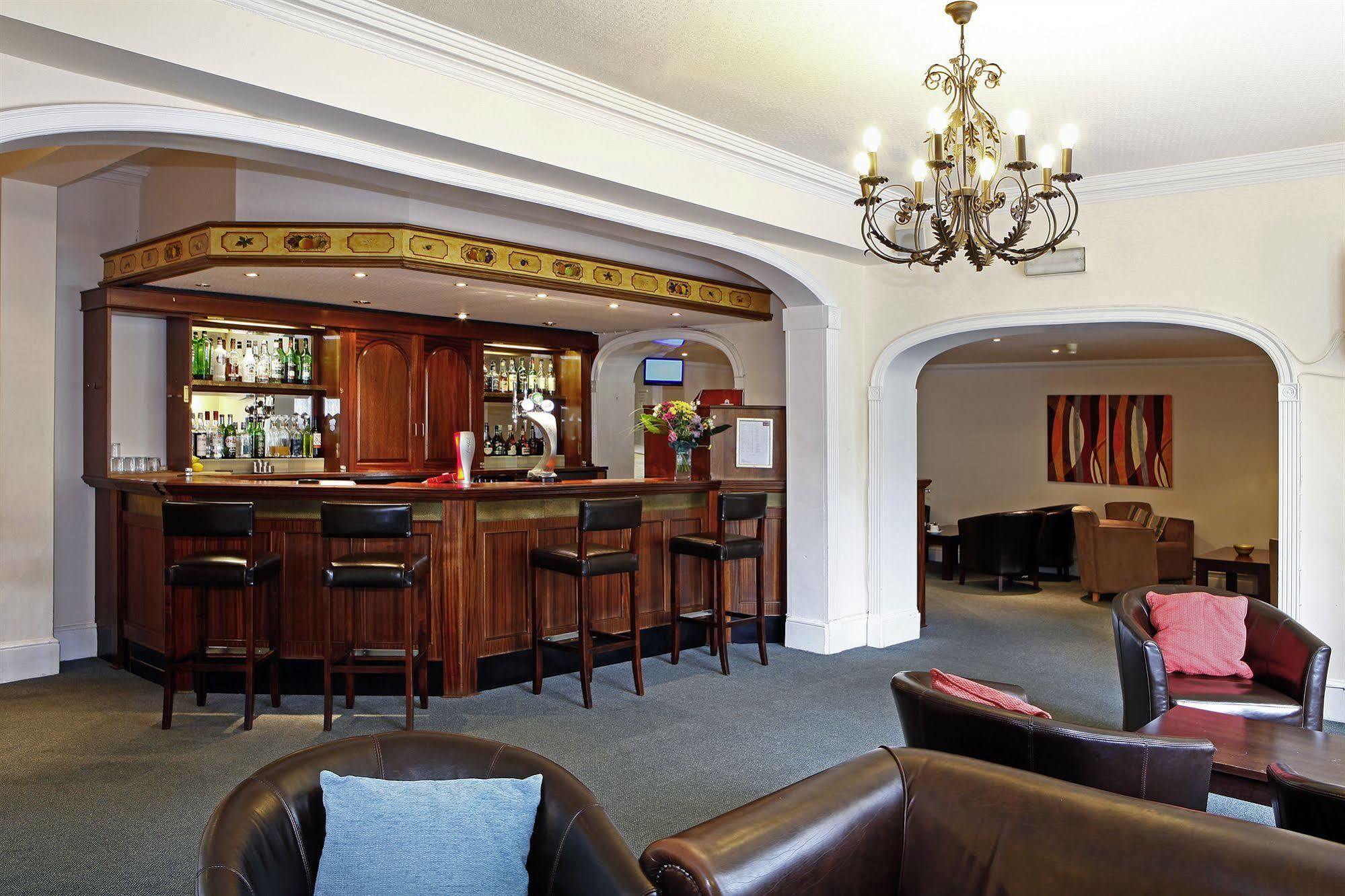 Stafford South Hatherton Hotel 펜크리지 외부 사진