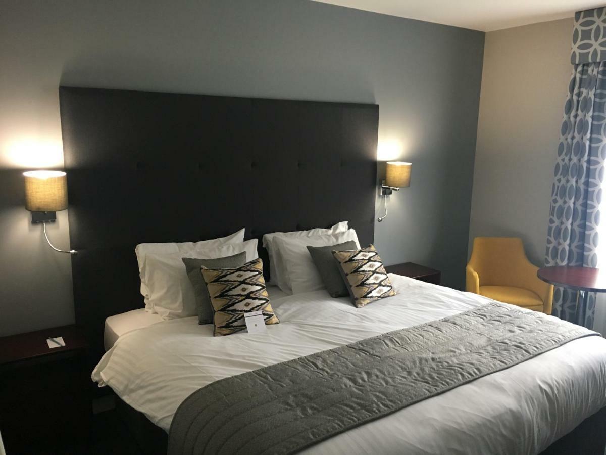 Stafford South Hatherton Hotel 펜크리지 외부 사진