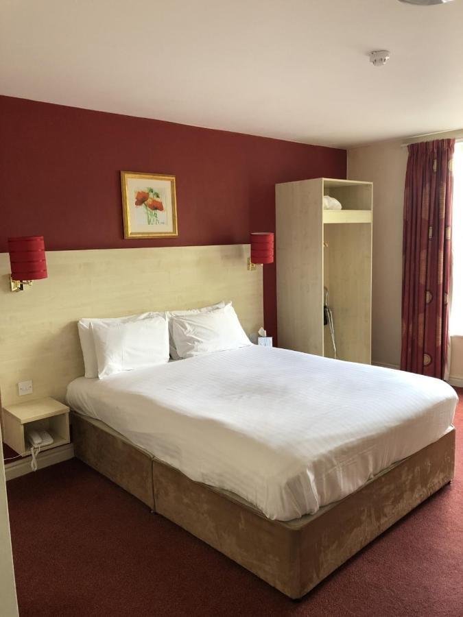 Stafford South Hatherton Hotel 펜크리지 외부 사진